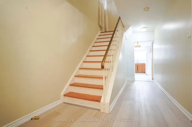 Additional image 2 of 52 Yellowstone St