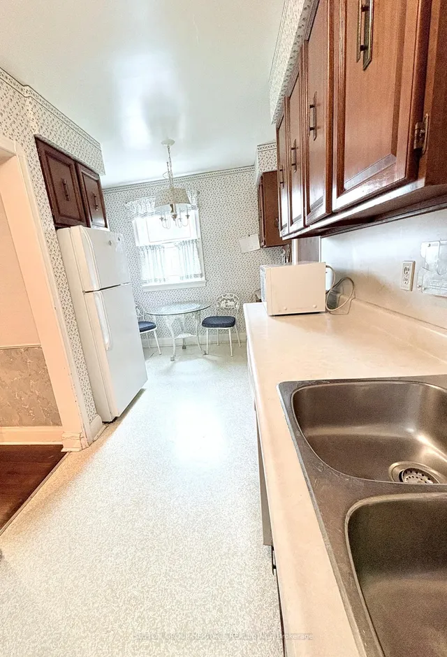 Additional image 6 of 33 Kirkland Blvd