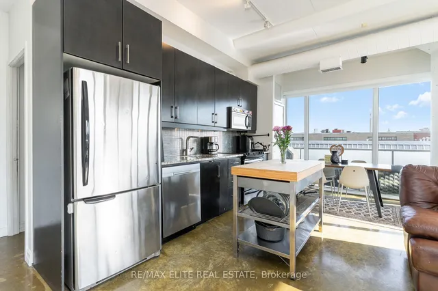 Additional image 12 of 201 Carlaw Ave Unit 412