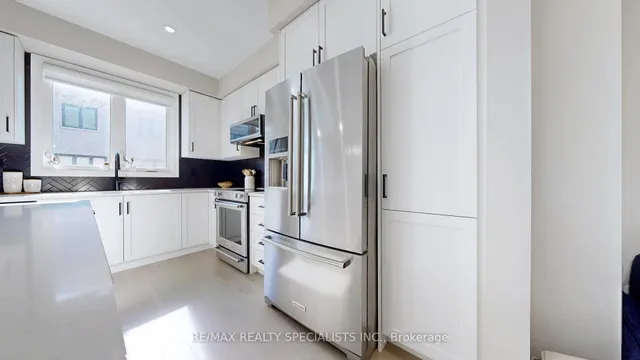 Additional image 13 of 462 Bergamot Ave