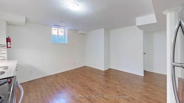 Additional image 32 of 37 Arkwright Dr