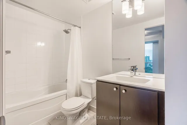 Additional image 19 of 25 Cole St Unit 1709