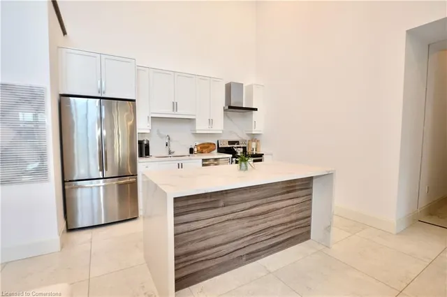 Additional image 15 of 112 King St Unit PH6