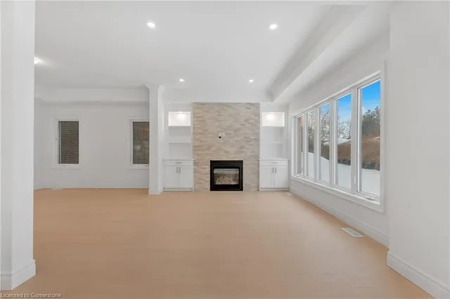 Additional image 17 of 22 Roselawn Ave