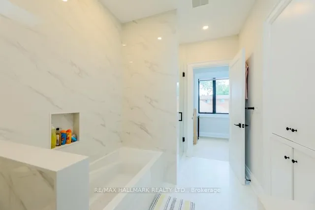 Additional image 20 of 125 Leyton Ave