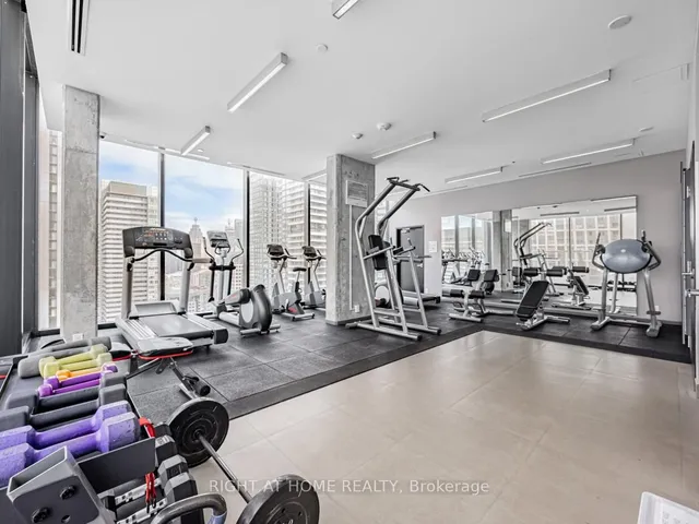 Additional image 32 of 11 Charlotte St Unit 404