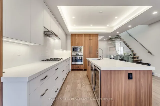 Additional image 16 of 194 Sheldrake Blvd