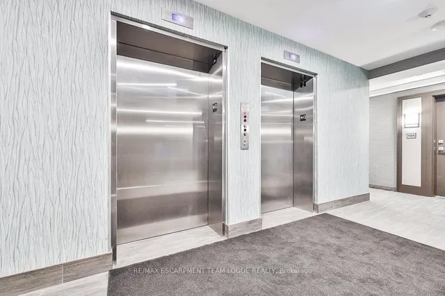 Additional image 6 of 450 Dundas St Unit 1002