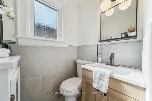 Additional image 28 of 140 Wolverleigh Blvd