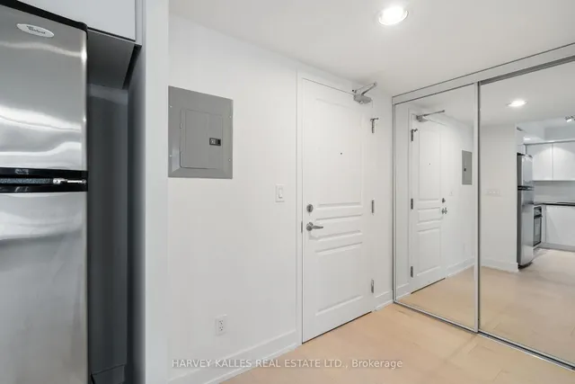 Additional image 6 of 140 Simcoe St Unit 1412