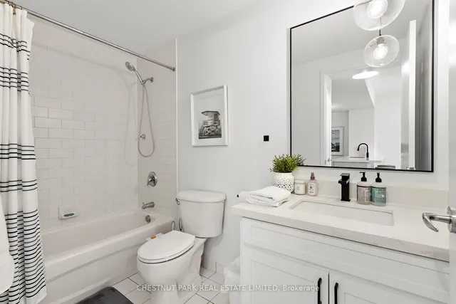 Additional image 8 of 285 Mutual St Unit 1705