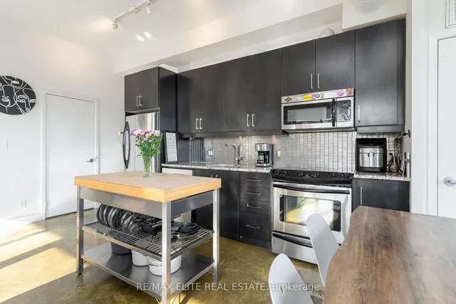 Additional image 11 of 201 Carlaw Ave Unit 412