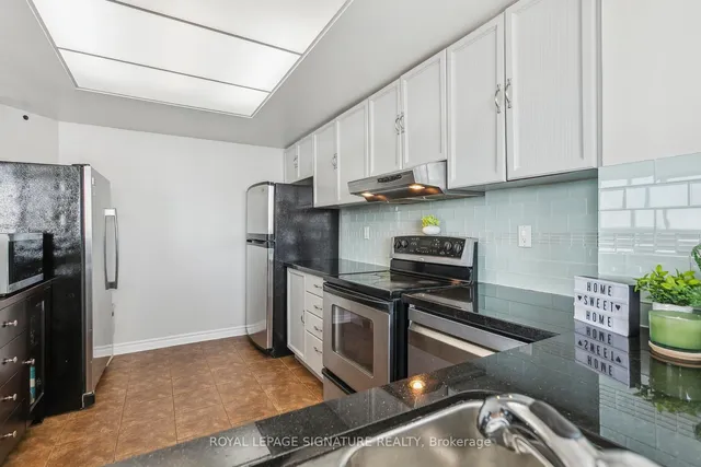 Additional image 18 of 8 Lisa St Unit PH2907