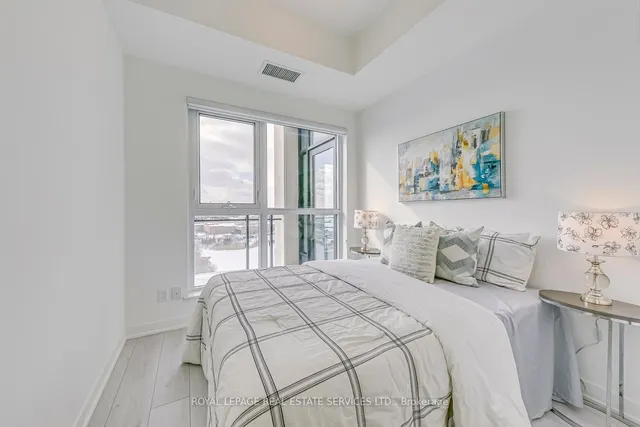 Additional image 21 of 405 Dundas St Unit 805