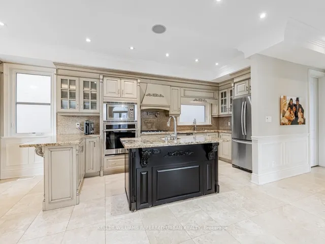 Additional image 10 of 528 Glengrove Ave