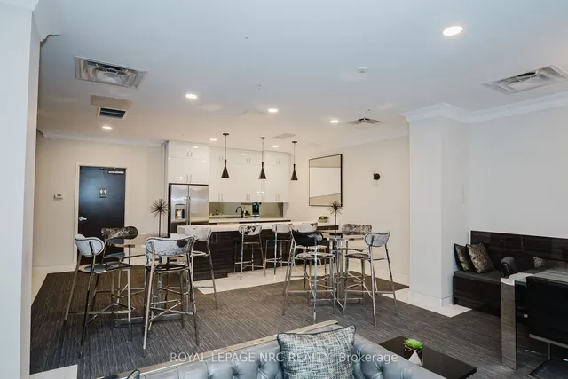 Additional image 36 of 118 King St Unit LPH13