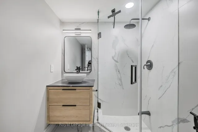 Additional image 6 of 46 Western Battery Rd Unit 825