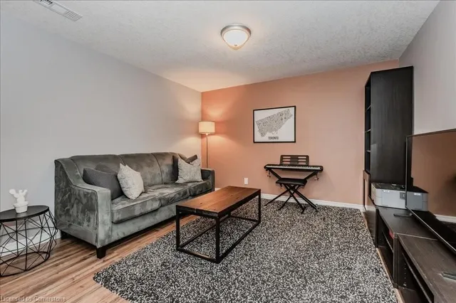 Additional image 29 of 105 Glen Park Cres