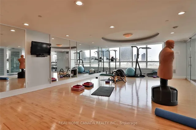 Additional image 14 of 18 Yonge St Unit 814