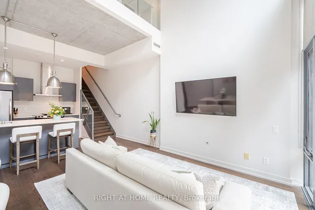 Additional image 11 of 650 King St Unit 106