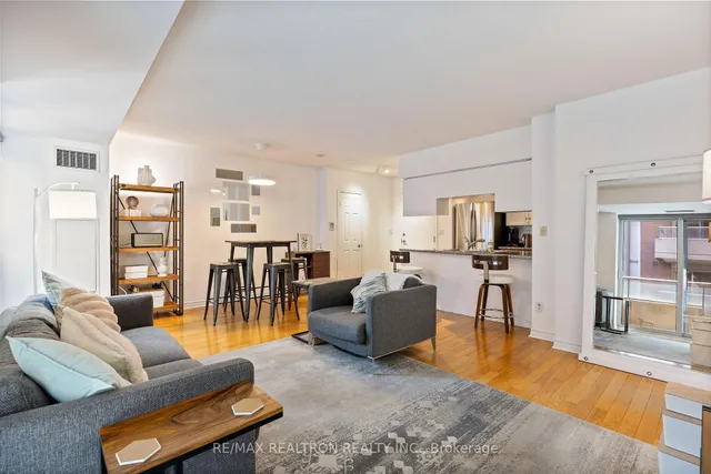 Additional image 4 of 270 Wellington St Unit 1105