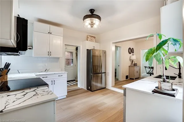 Additional image 18 of 44 Steven St