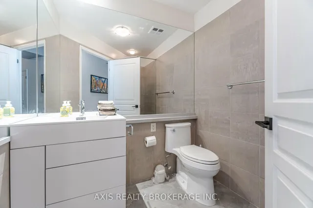 Additional image 27 of 1121 Bay St Unit 904