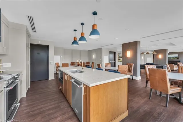 Additional image 31 of 460 Dundas St Unit 122