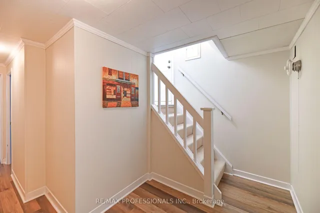 Additional image 26 of 29 Markay St