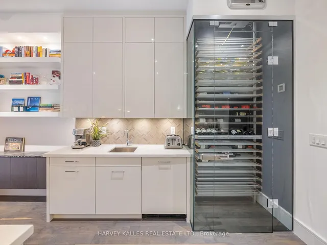 Additional image 11 of 2506 Bayview Ave