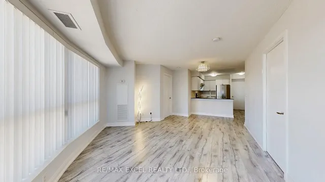 Additional image 9 of 135 Village Green Sq Unit 1924
