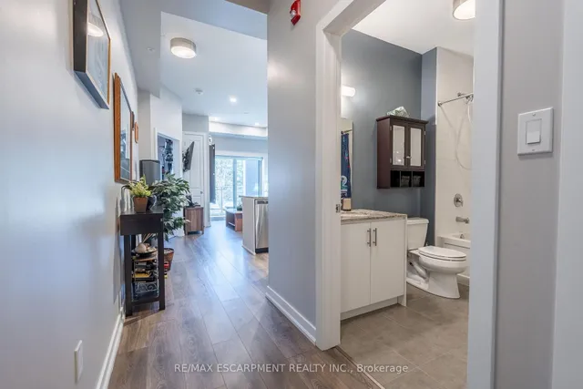 Additional image 7 of 4040 UPPER MIDDLE Rd Unit 102