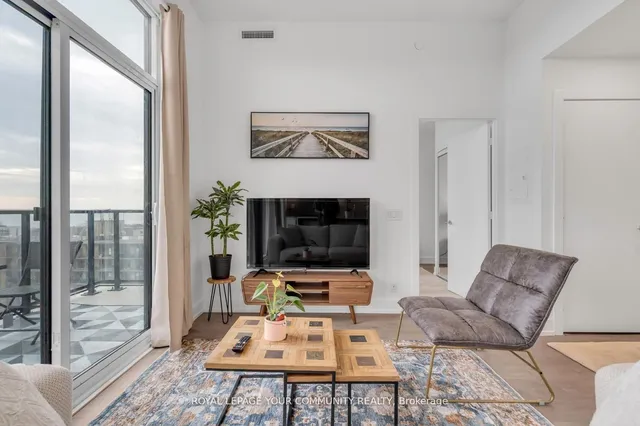 Additional image 8 of 270 Dufferin St Unit 1106