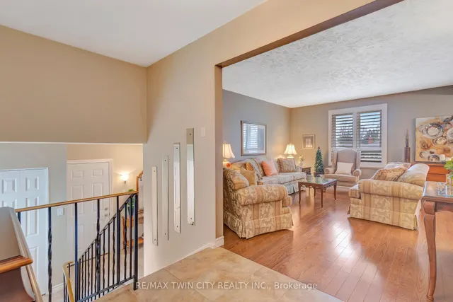 Additional image 7 of 158 Martinglen Cres