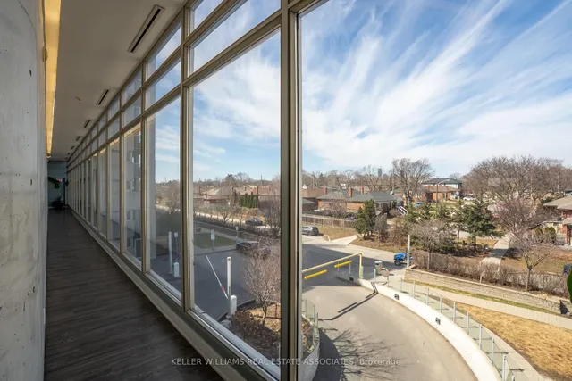 Additional image 32 of 1040 The Queensway Ave Unit 107