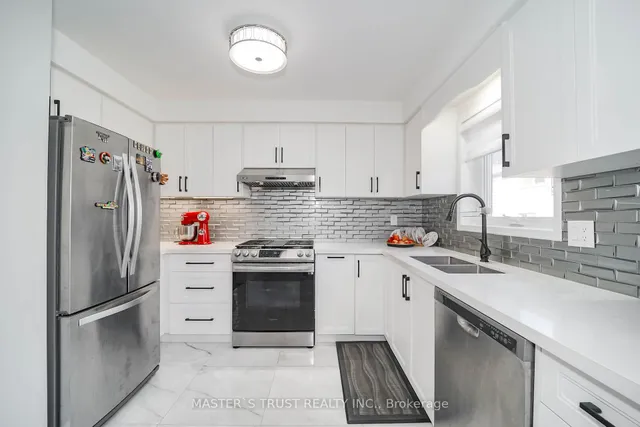 Additional image 24 of 40 Rochefort Dr