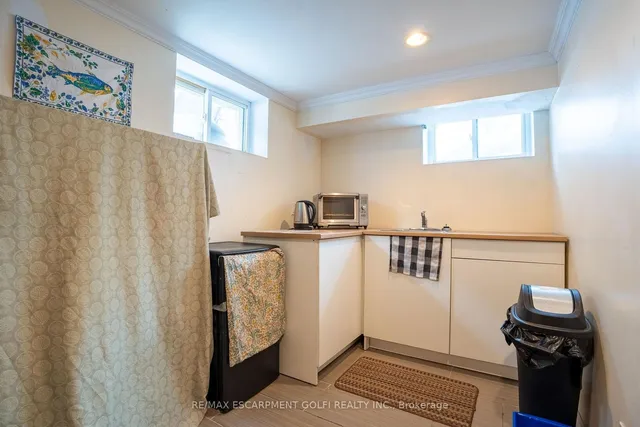 Additional image 24 of 69 Vansitmart Ave