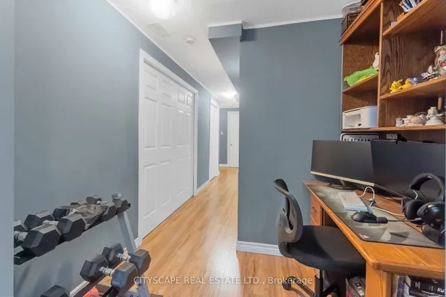 Additional image 32 of 76 Frances Ave Unit 14