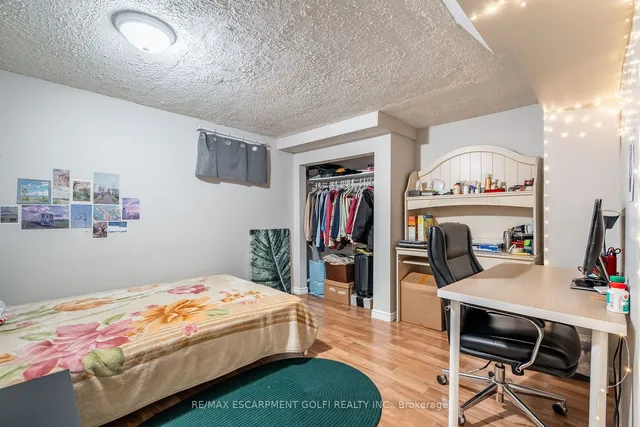 Additional image 29 of 124 WHITNEY Ave