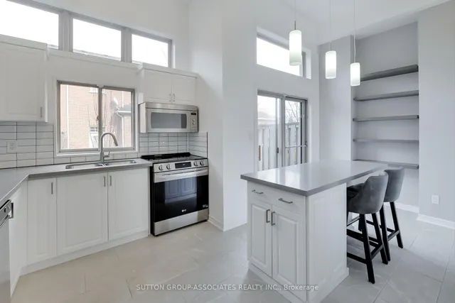 Additional image 10 of 70 Guildwood Pkwy Unit 4