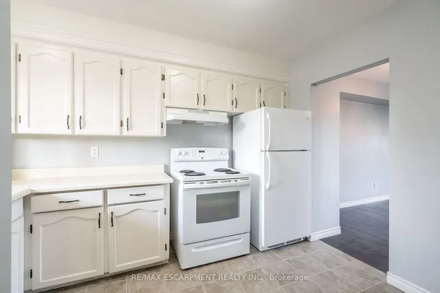 Additional image 10 of 47 Bobolink Rd