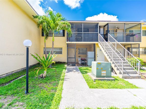 15609 SW 73rd Circle Ter #5-8, Miami, FL 33193