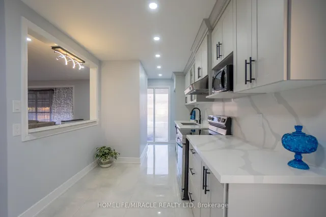 Additional image 4 of 41 Grande Ave