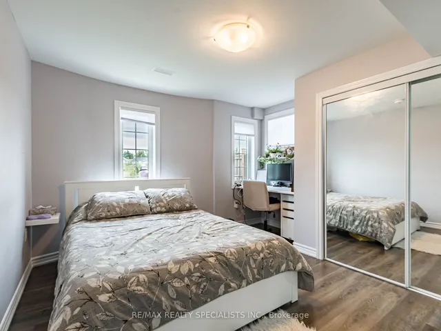 Additional image 28 of 26 Lloyd Cres