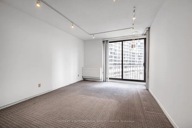 Additional image 16 of 33 Harbour Sq Unit 1008