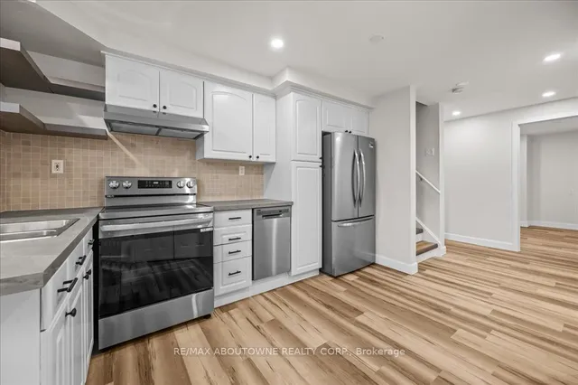 Additional image 28 of 889 Zelinsky Cres