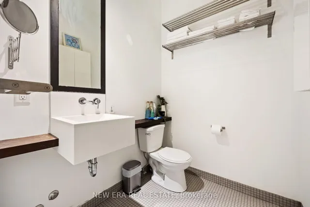 Additional image 25 of 915 King St Unit 307