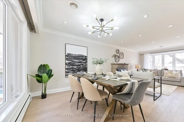 Additional image 11 of 11 Comet Crt