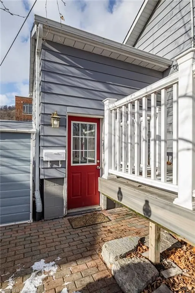 Additional image 30 of 2 Bond St