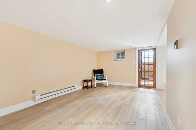 Additional image 26 of 43 Glenlake Ave